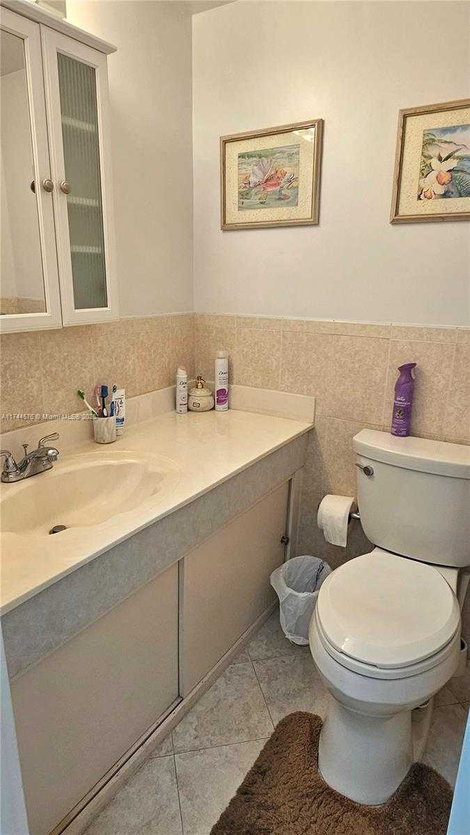 Small Image of 1985 SOUTH OCEAN DR #7A, Hallandale Beach Number 5