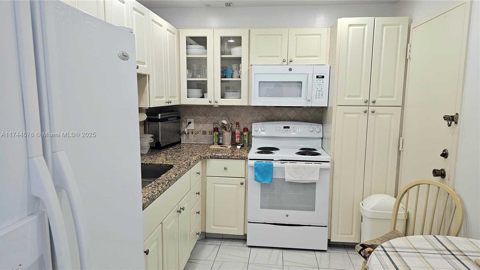 Small Image of 1985 SOUTH OCEAN DR #7A, Hallandale Beach Number 6