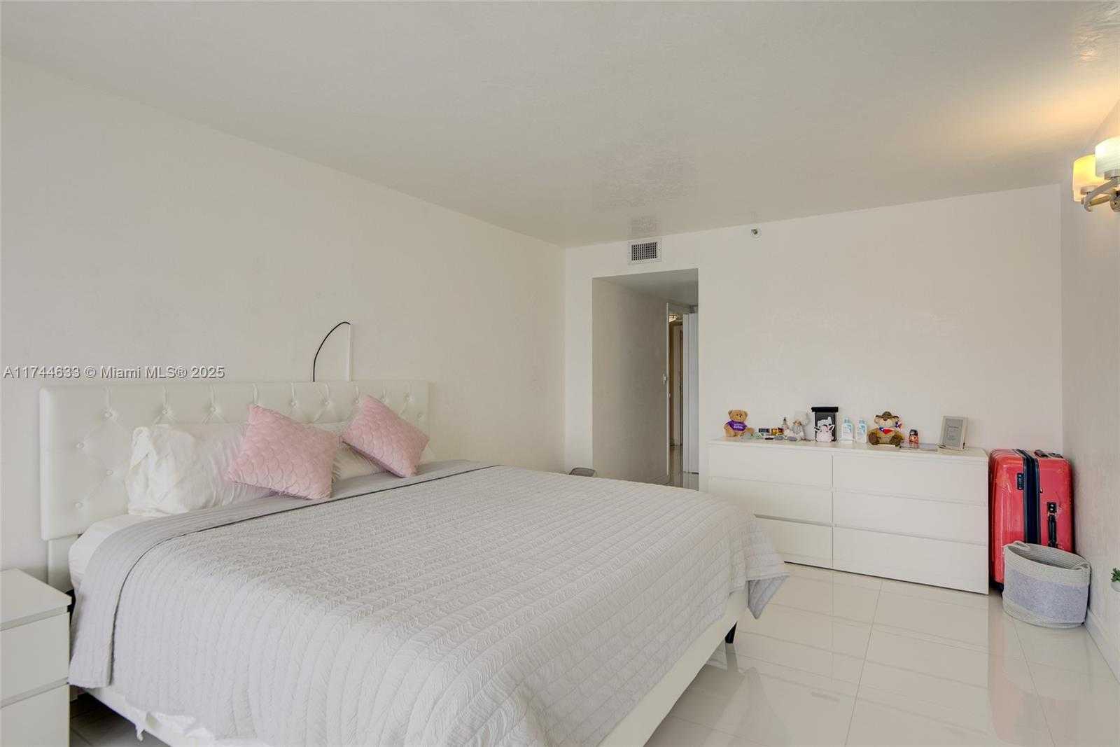 Small Image of 555 NORTH EAST 15TH ST #19J, Miami Number 21