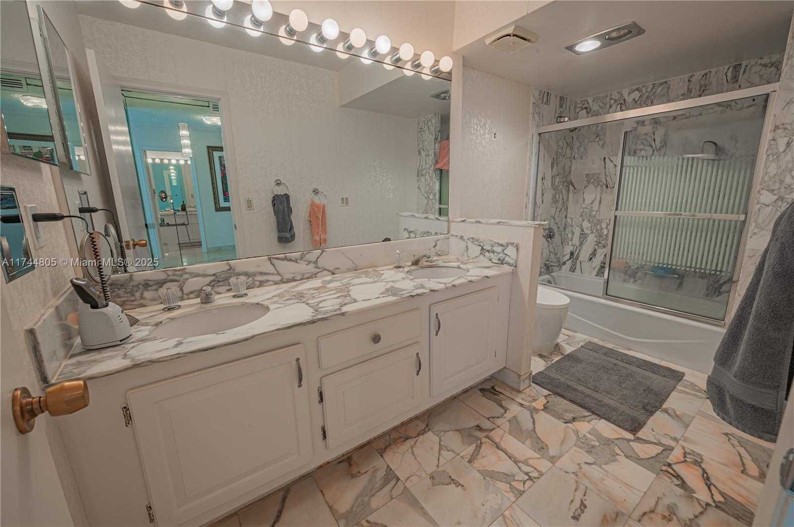 Small Image of 9801 COLLINS AVE #14D, Bal Harbour Number 23