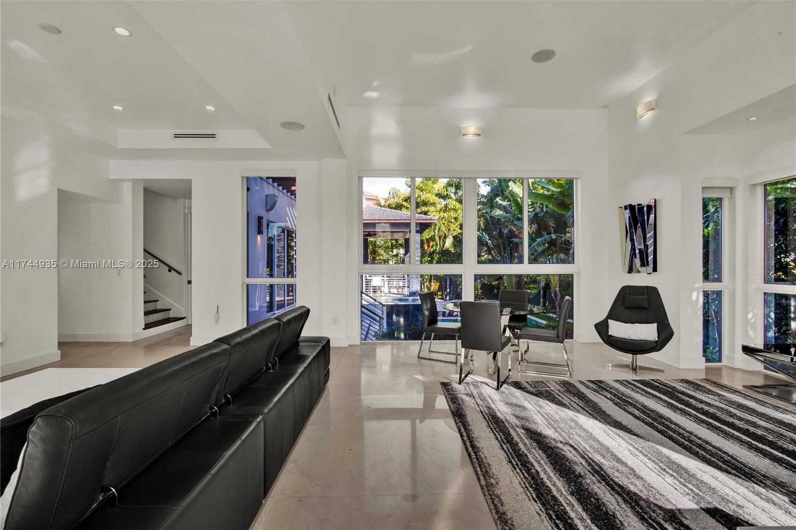 Small Image of 573 WARREN LN, Key Biscayne Number 20