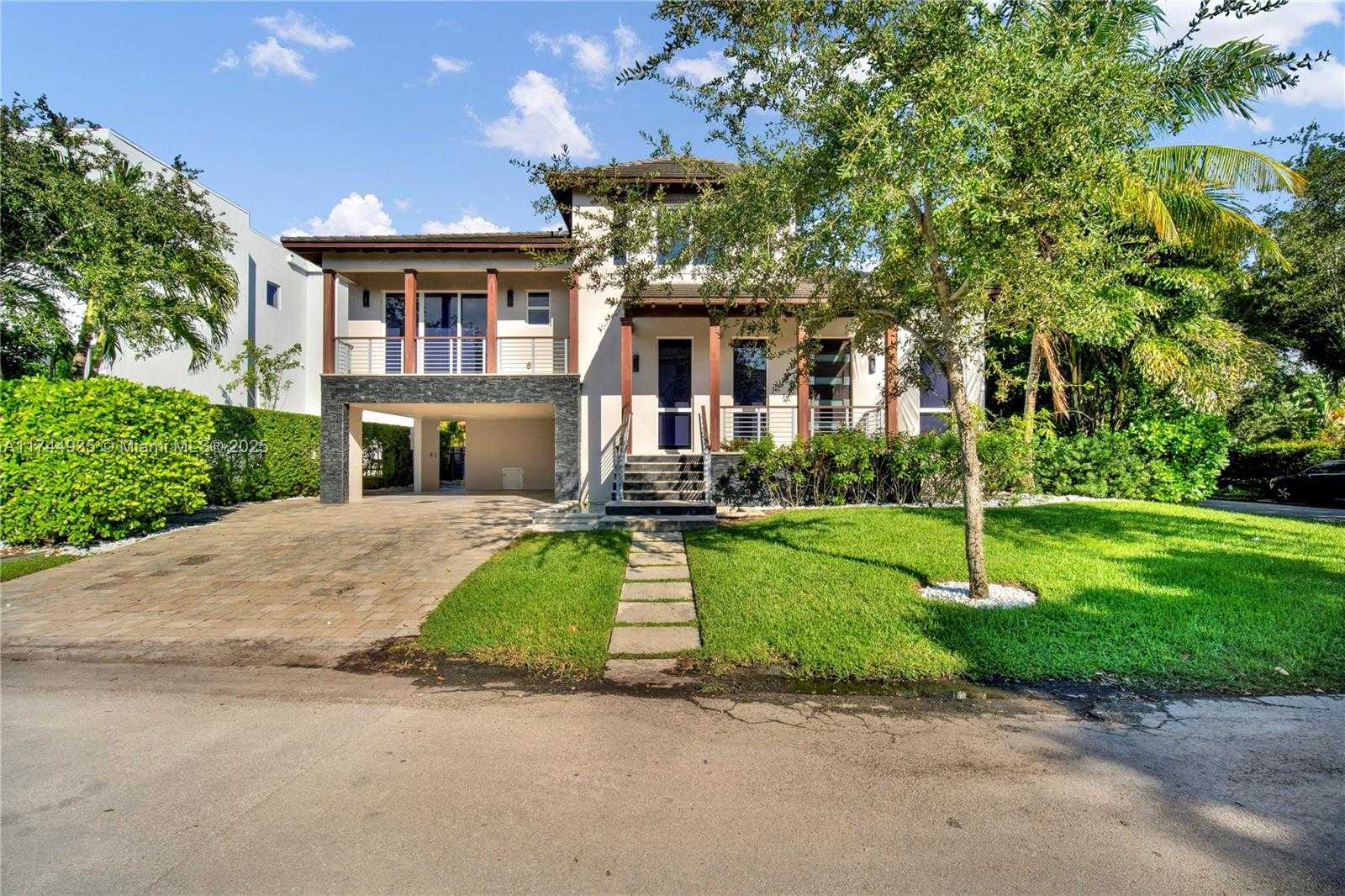 Small Image of 573 WARREN LN, Key Biscayne Number 25