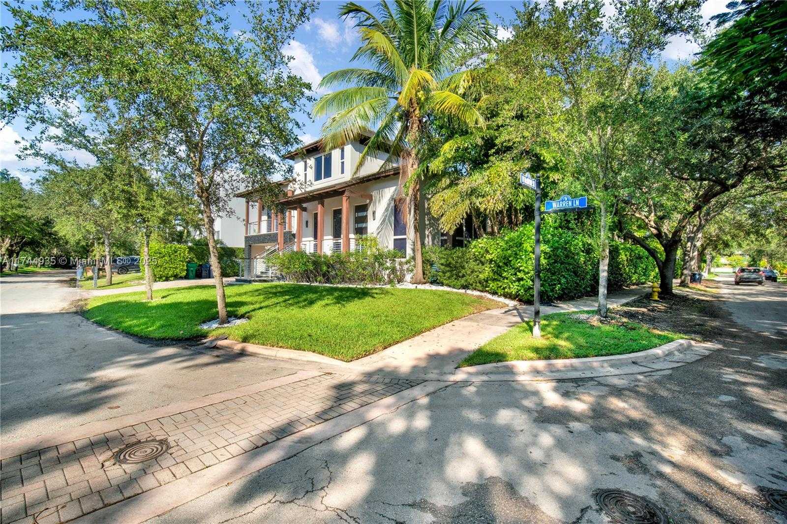 Small Image of 573 WARREN LN, Key Biscayne Number 27