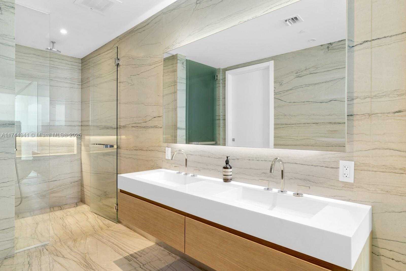 Small Image of 8701 COLLINS AVE #805, Miami Beach Number 15