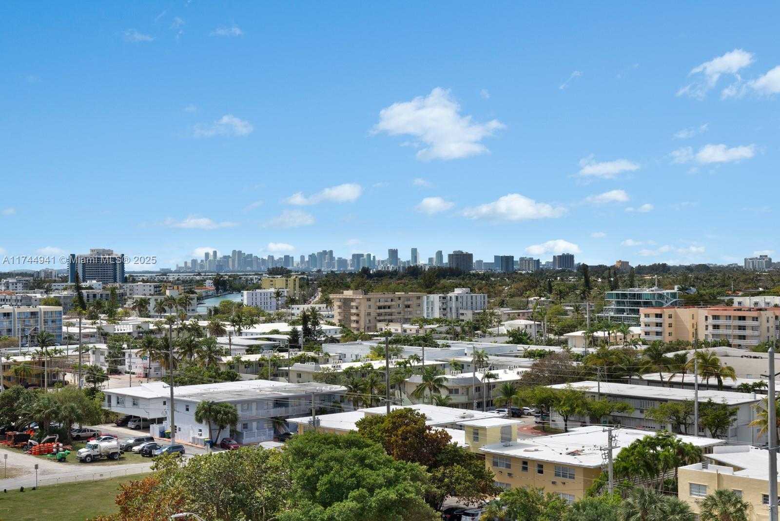 Small Image of 8701 COLLINS AVE #805, Miami Beach Number 31