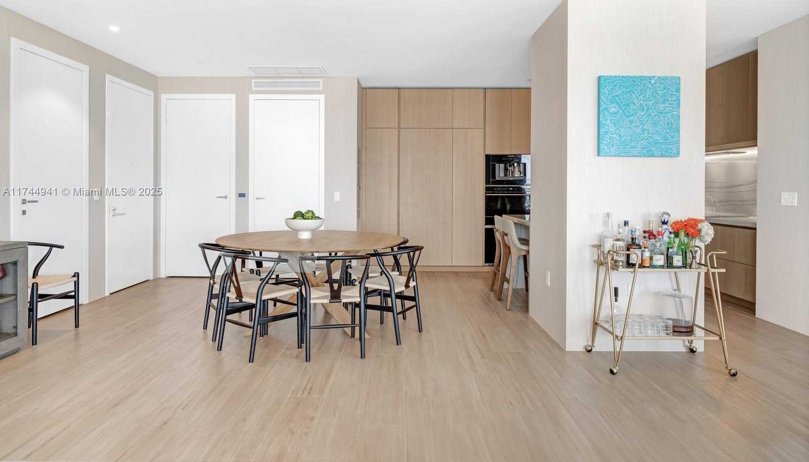 Small Image of 8701 COLLINS AVE #805, Miami Beach Number 5