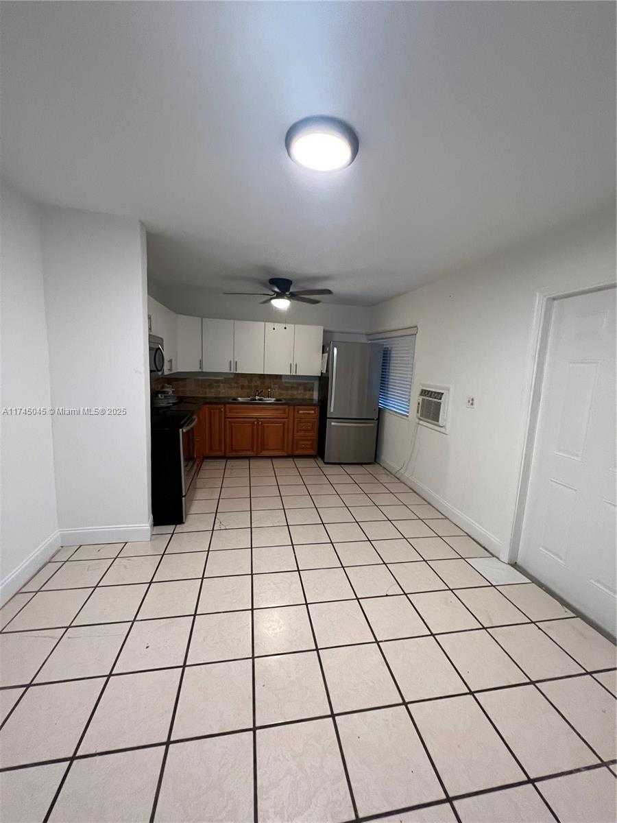 Small Image of 6738 SOUTH WEST 14TH ST, Miami Number 4