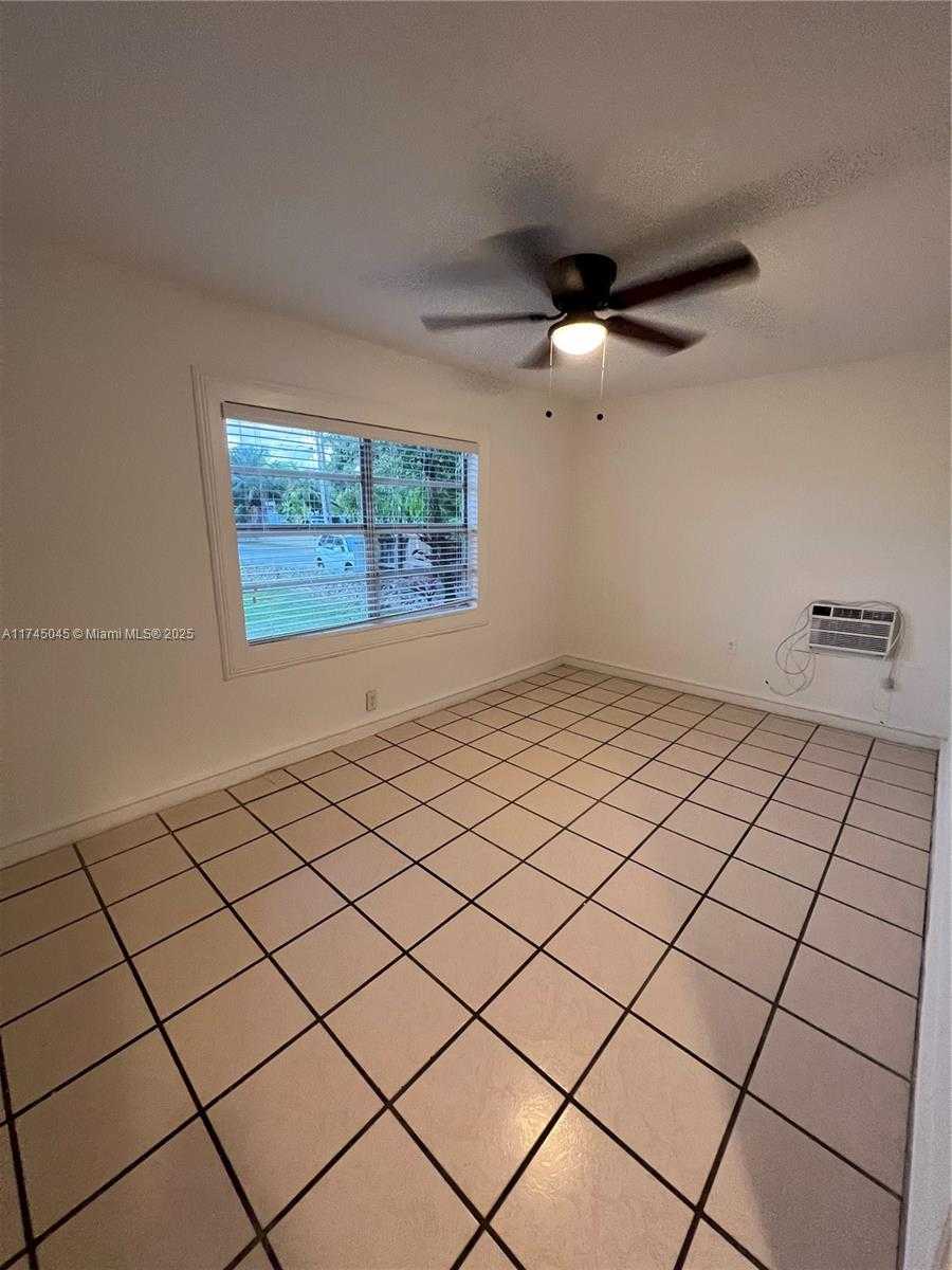 Small Image of 6738 SOUTH WEST 14TH ST, Miami Number 5