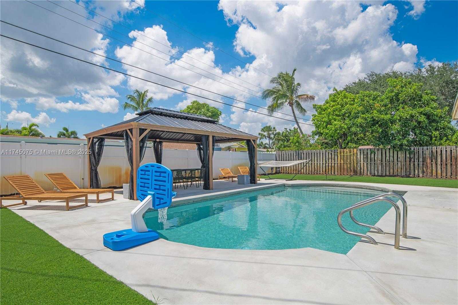 Small Image of 317 SOUTH EAST 7TH AVE, Deerfield Beach Number 13