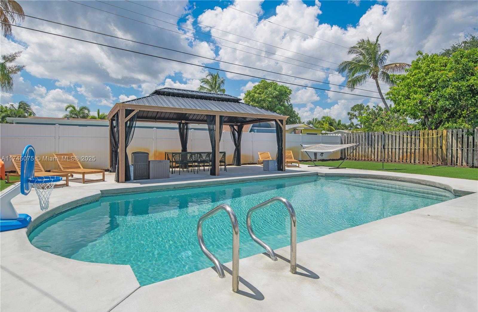 Small Image of 317 SOUTH EAST 7TH AVE, Deerfield Beach Number 14