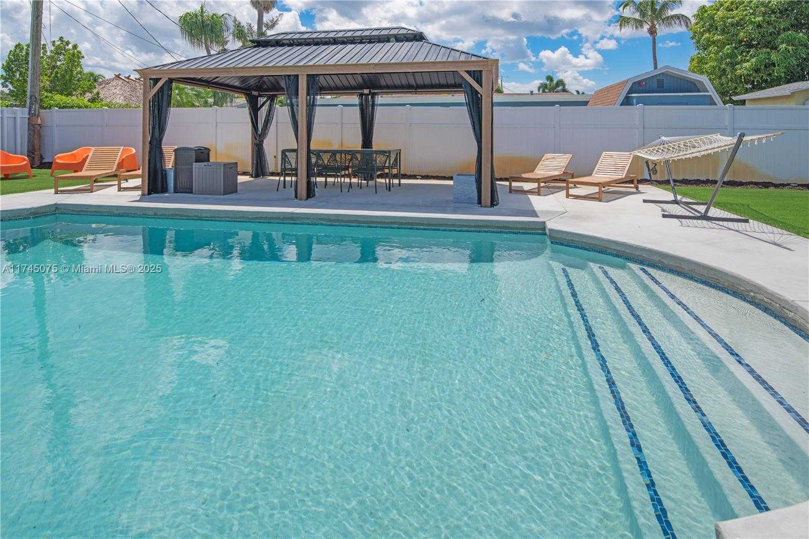 Small Image of 317 SOUTH EAST 7TH AVE, Deerfield Beach Number 15