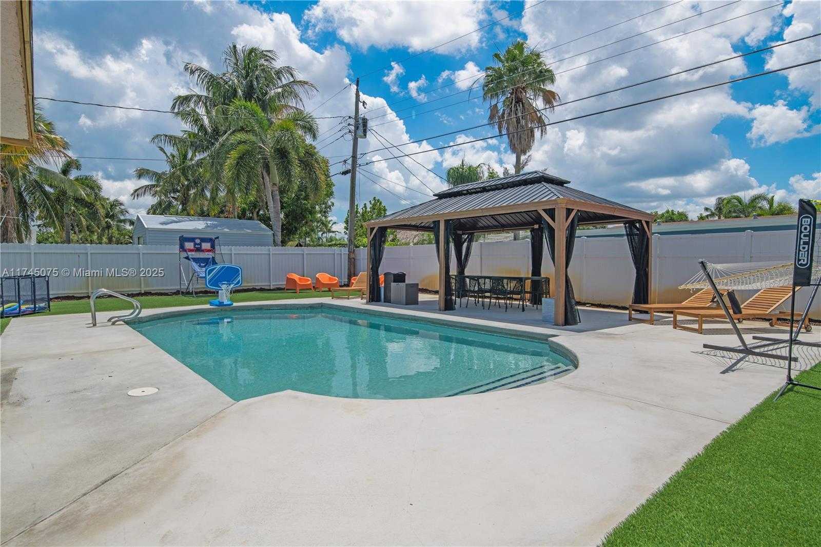 Small Image of 317 SOUTH EAST 7TH AVE, Deerfield Beach Number 2