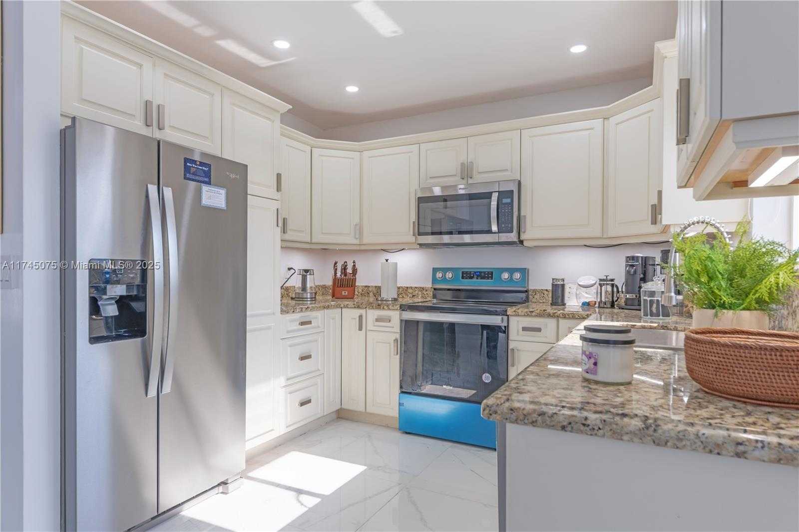 Small Image of 317 SOUTH EAST 7TH AVE, Deerfield Beach Number 32