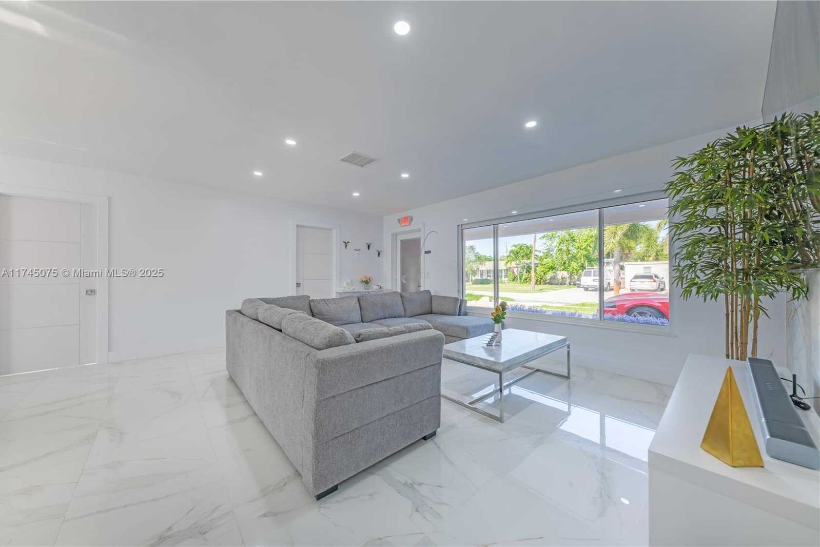 Small Image of 317 SOUTH EAST 7TH AVE, Deerfield Beach Number 39