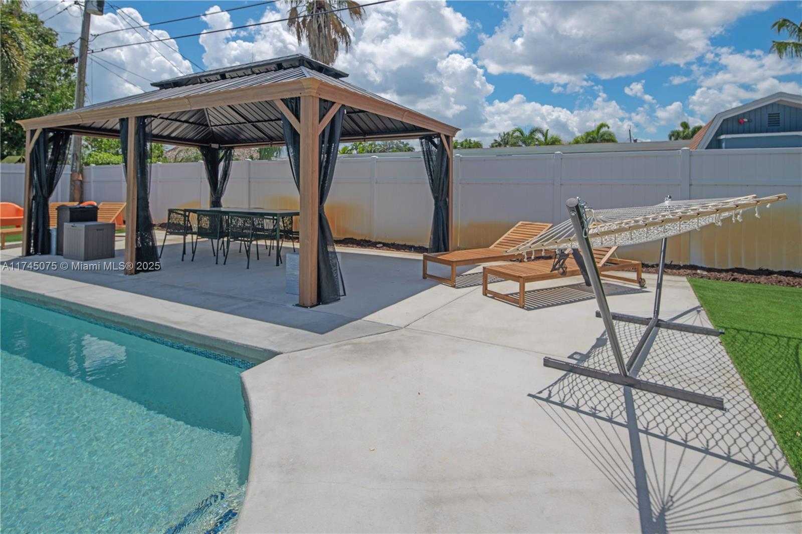 Small Image of 317 SOUTH EAST 7TH AVE, Deerfield Beach Number 6