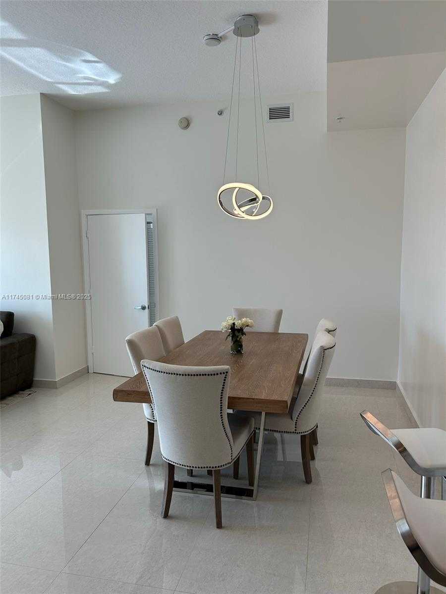 Small Image of 325 SOUTH BISCAYNE BLVD #UPH 19, Miami Number 12