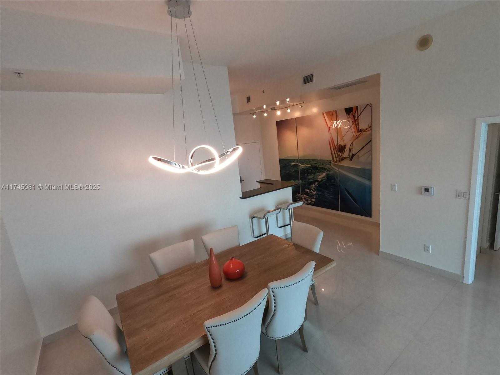 Small Image of 325 SOUTH BISCAYNE BLVD #UPH 19, Miami Number 13