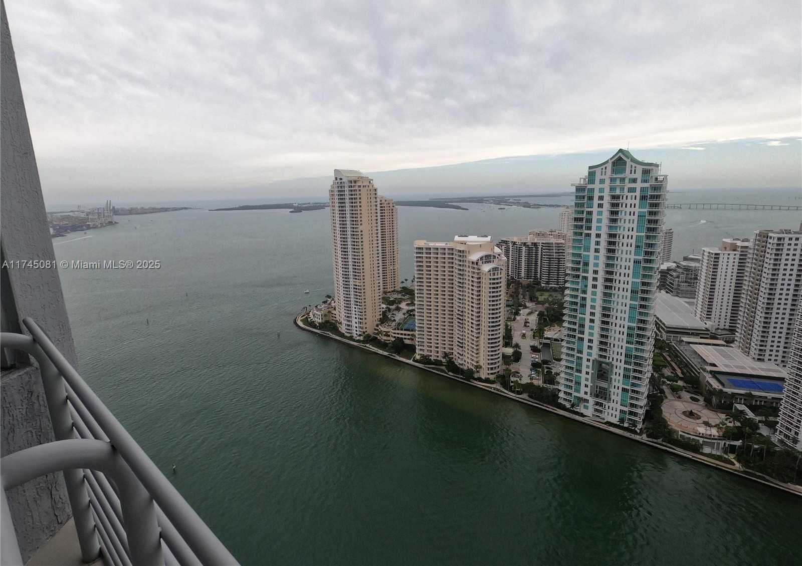 Small Image of 325 SOUTH BISCAYNE BLVD #UPH 19, Miami Number 20