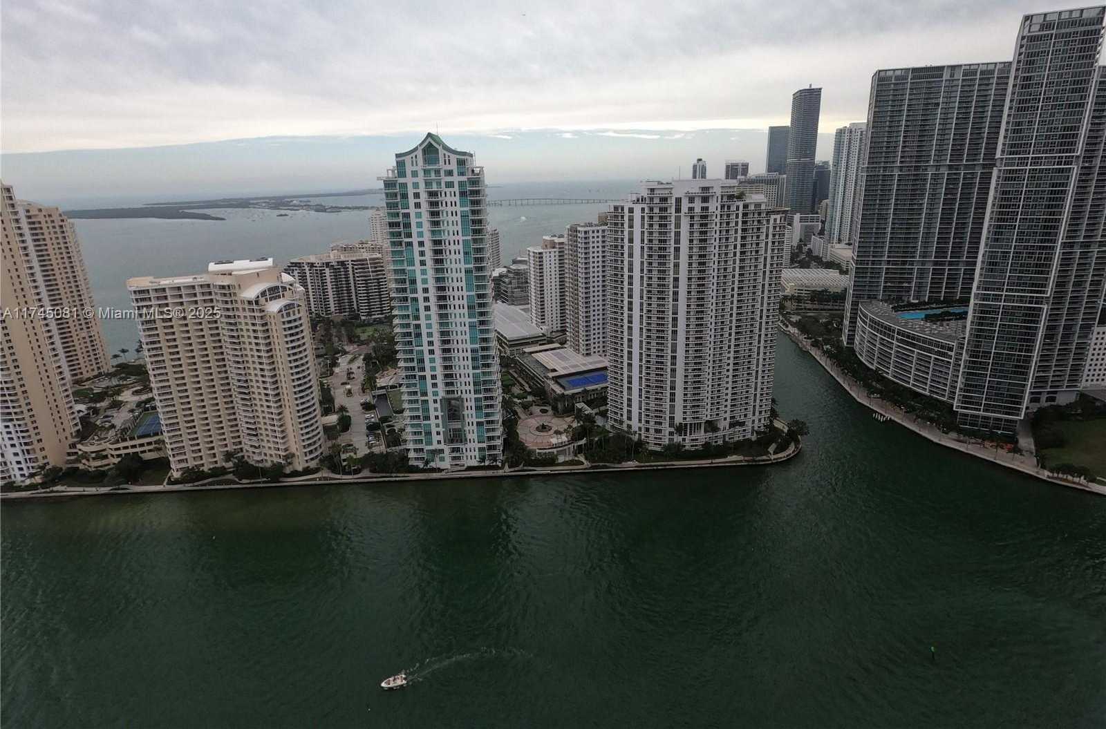 Small Image of 325 SOUTH BISCAYNE BLVD #UPH 19, Miami Number 21