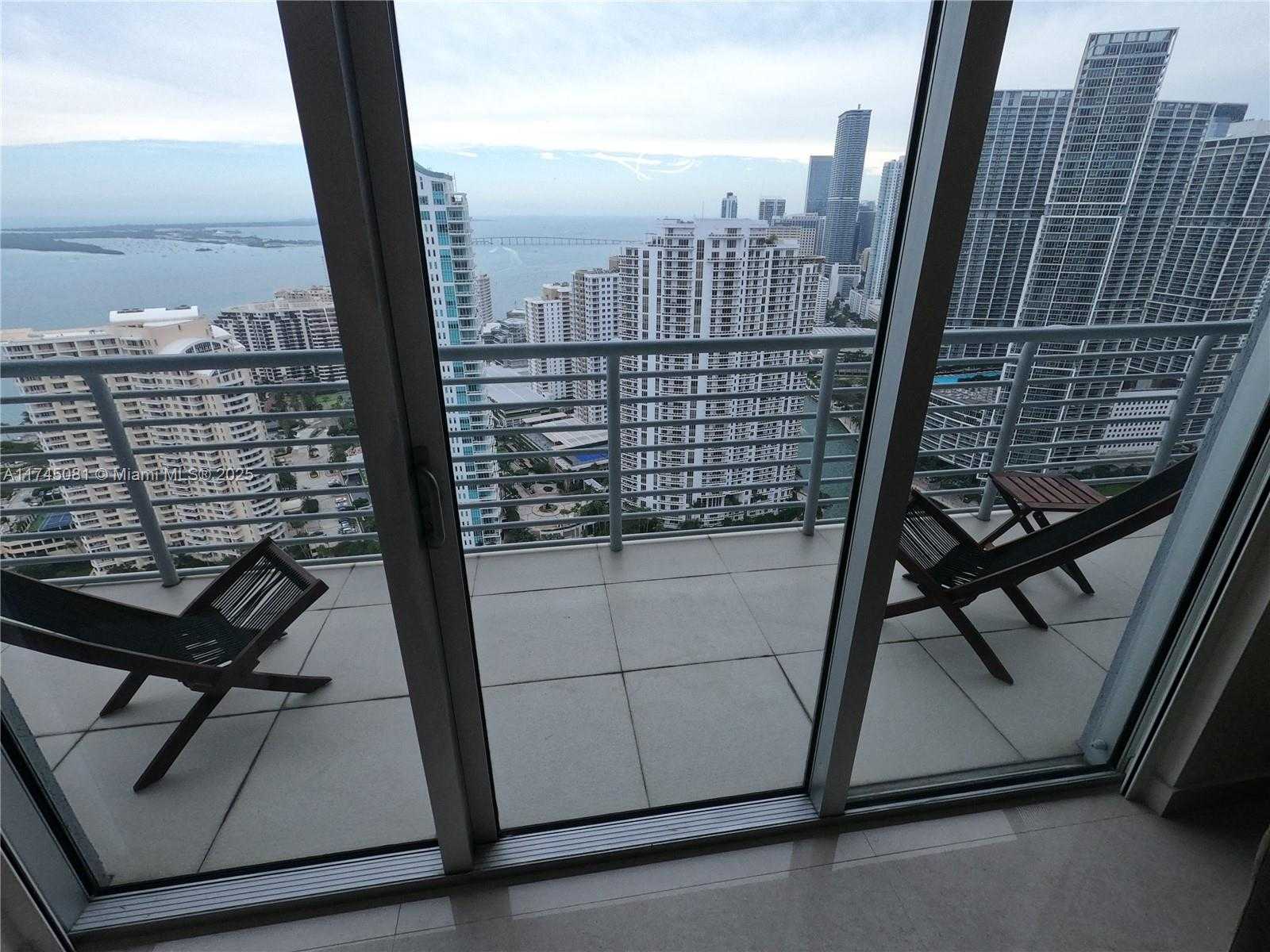 Small Image of 325 SOUTH BISCAYNE BLVD #UPH 19, Miami Number 23
