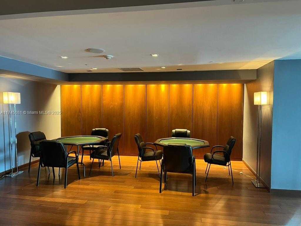 Small Image of 325 SOUTH BISCAYNE BLVD #UPH 19, Miami Number 25