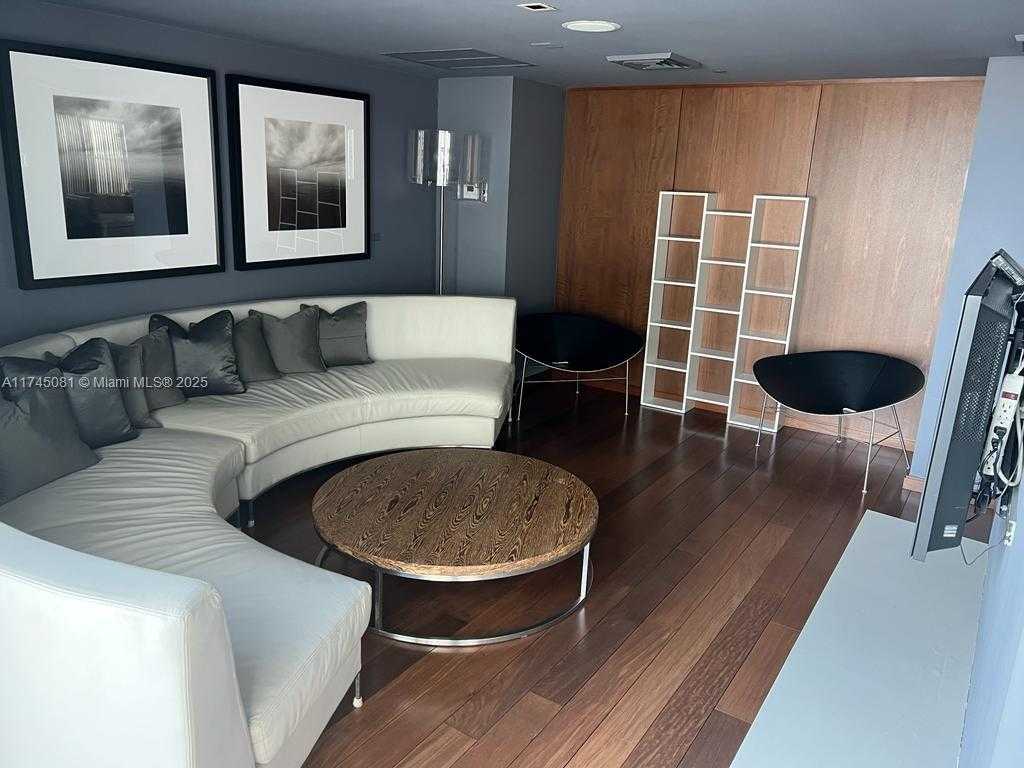 Small Image of 325 SOUTH BISCAYNE BLVD #UPH 19, Miami Number 27