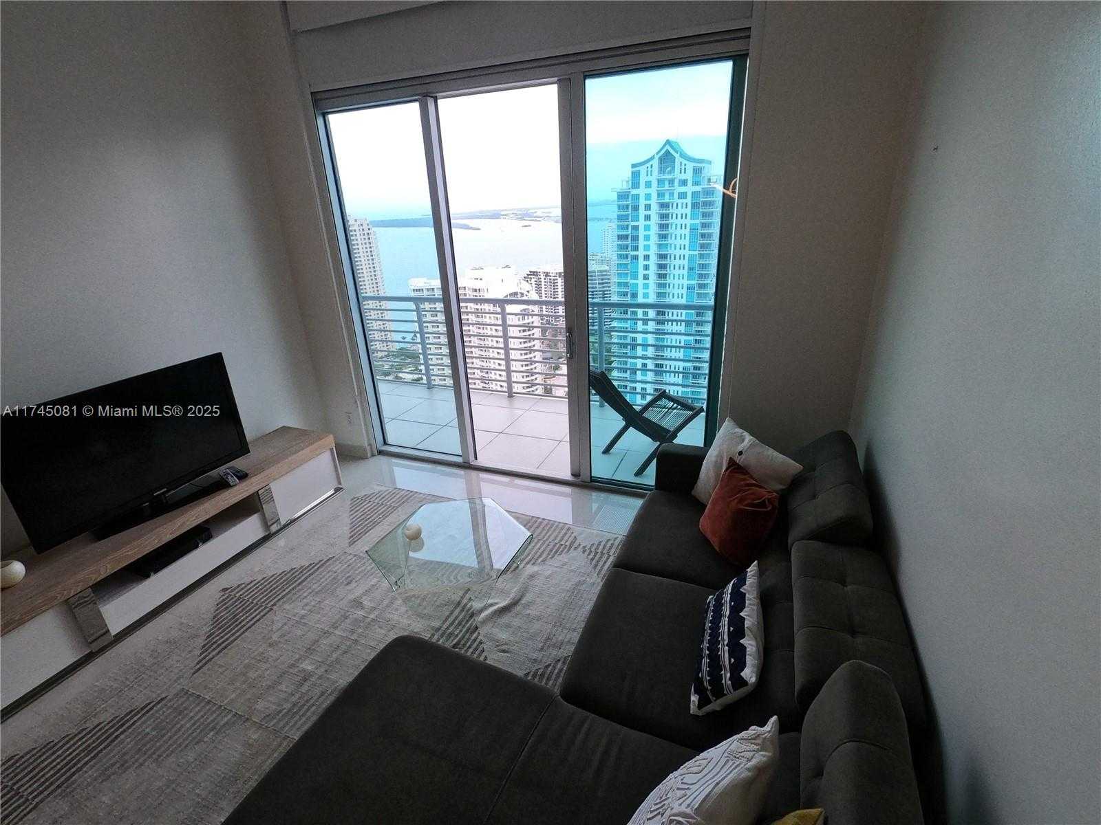 Small Image of 325 SOUTH BISCAYNE BLVD #UPH 19, Miami Number 3