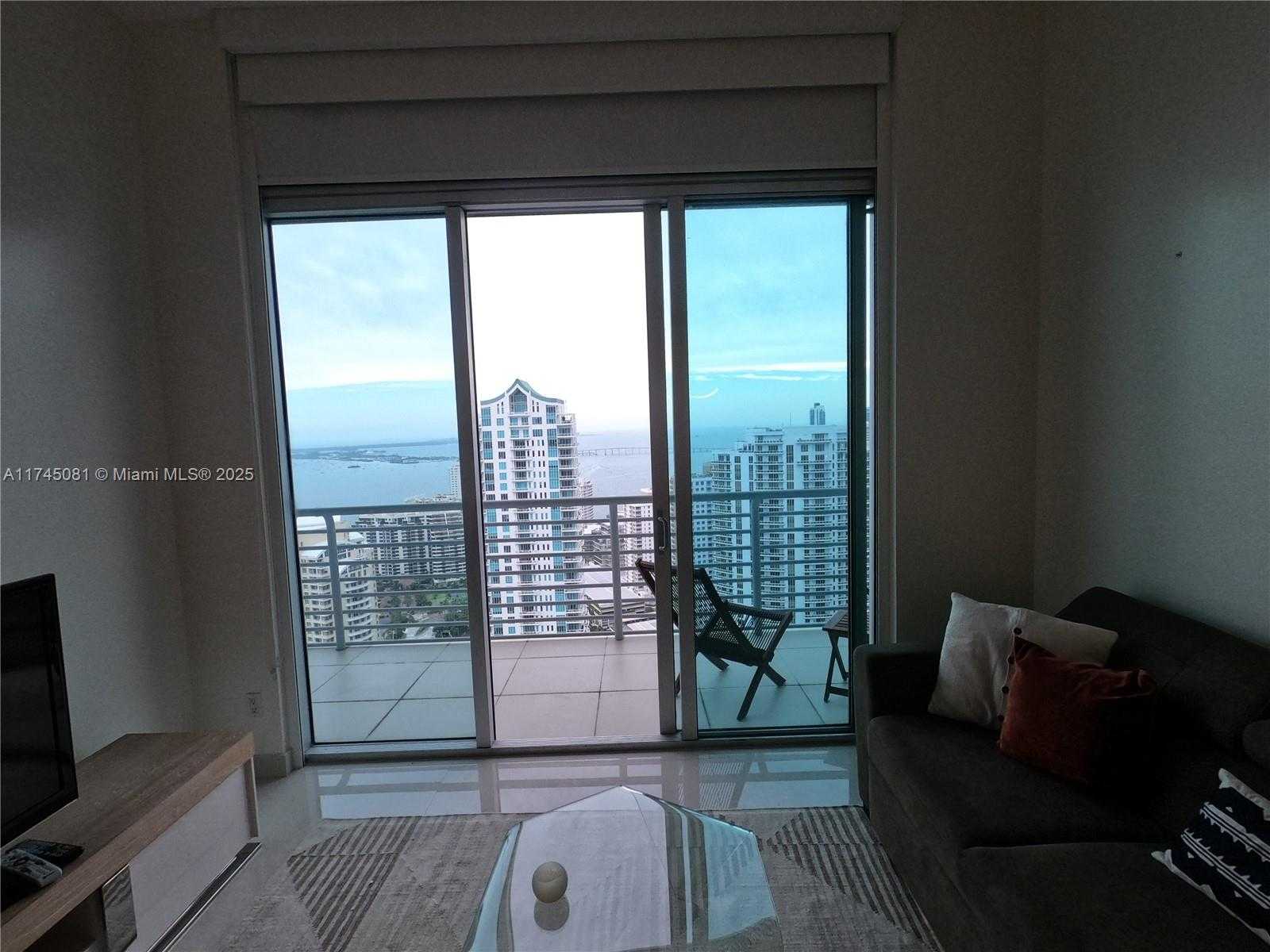 Small Image of 325 SOUTH BISCAYNE BLVD #UPH 19, Miami Number 5