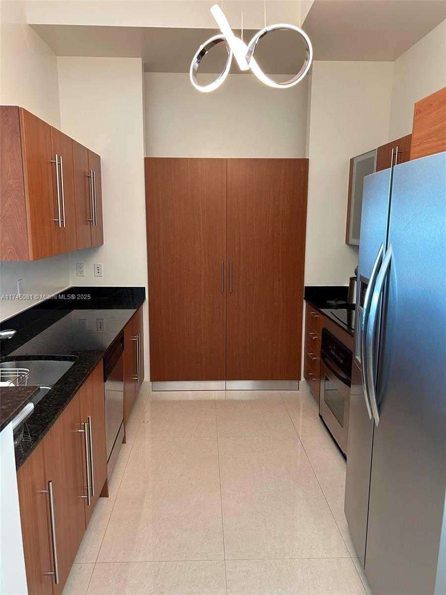 Small Image of 325 SOUTH BISCAYNE BLVD #UPH 19, Miami Number 7
