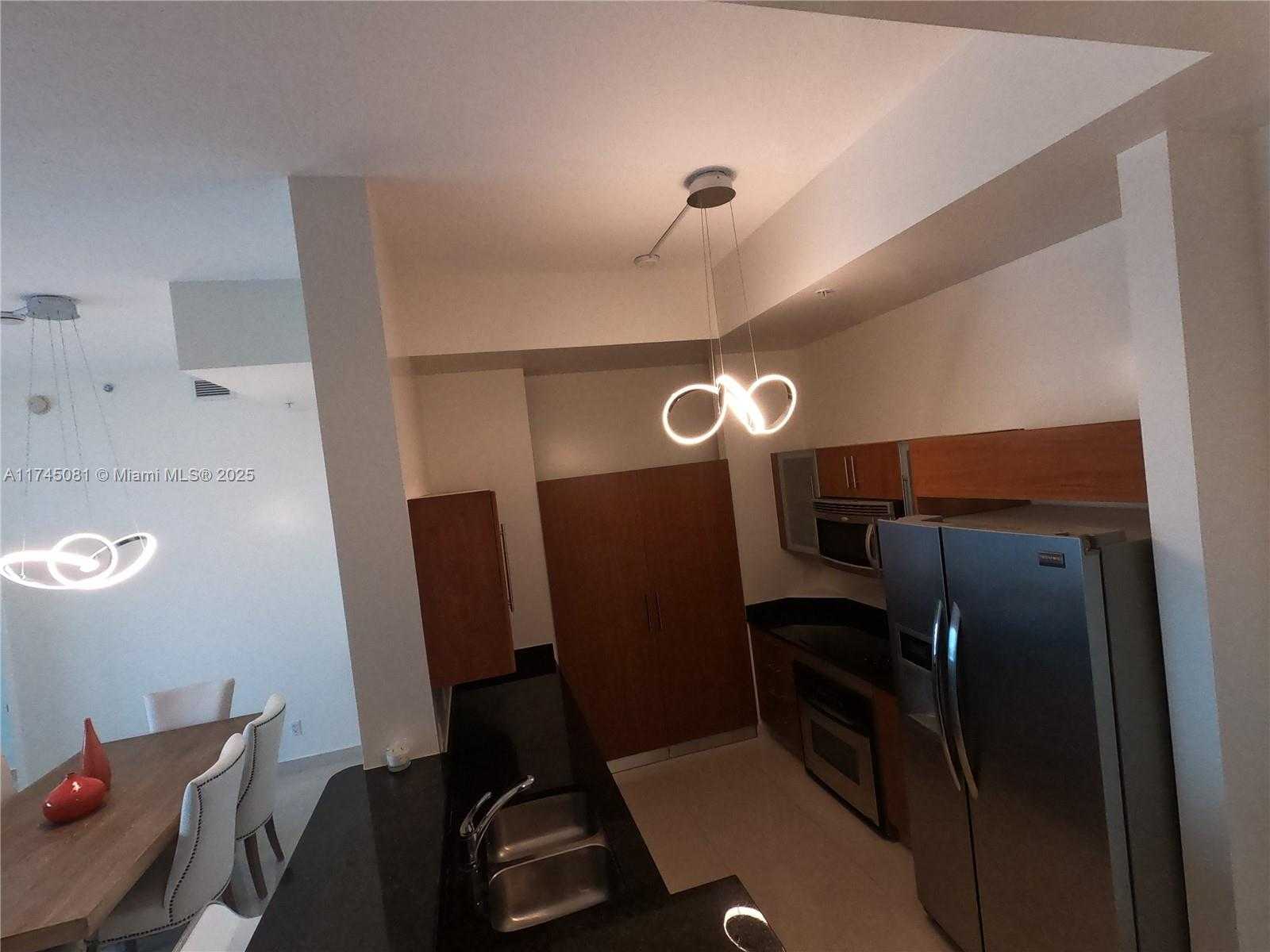 Small Image of 325 SOUTH BISCAYNE BLVD #UPH 19, Miami Number 9