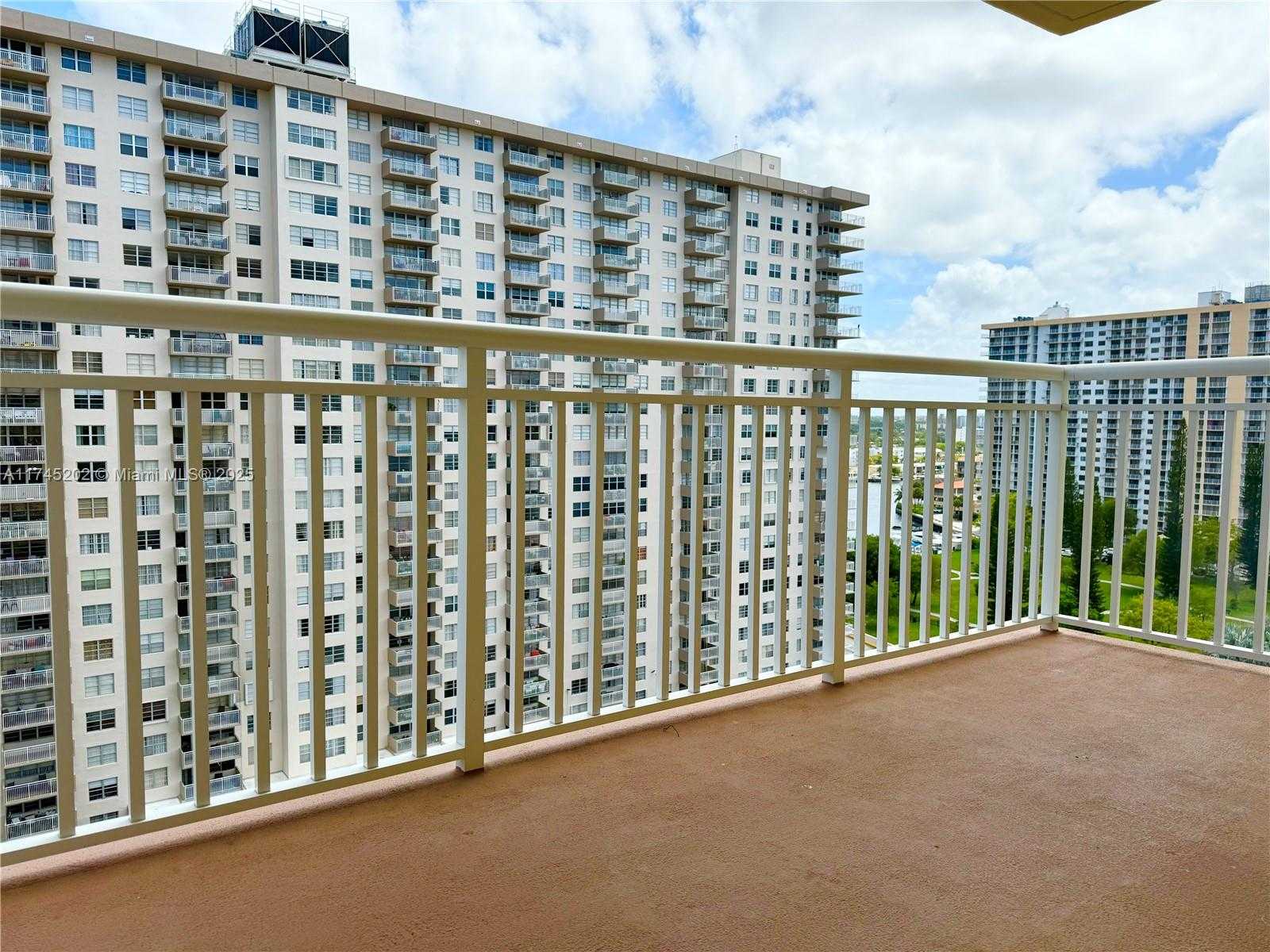Small Image of 251 174TH ST #1408, Sunny Isles Beach Number 4