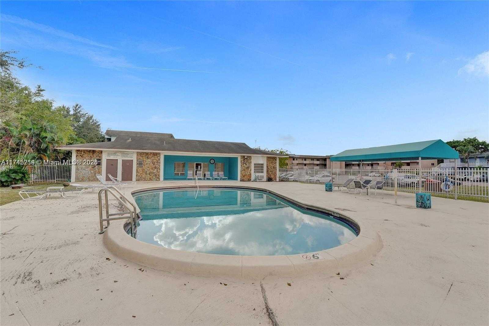 Small Image of 9225 COLLINS AVE #PH B, Surfside Number 15