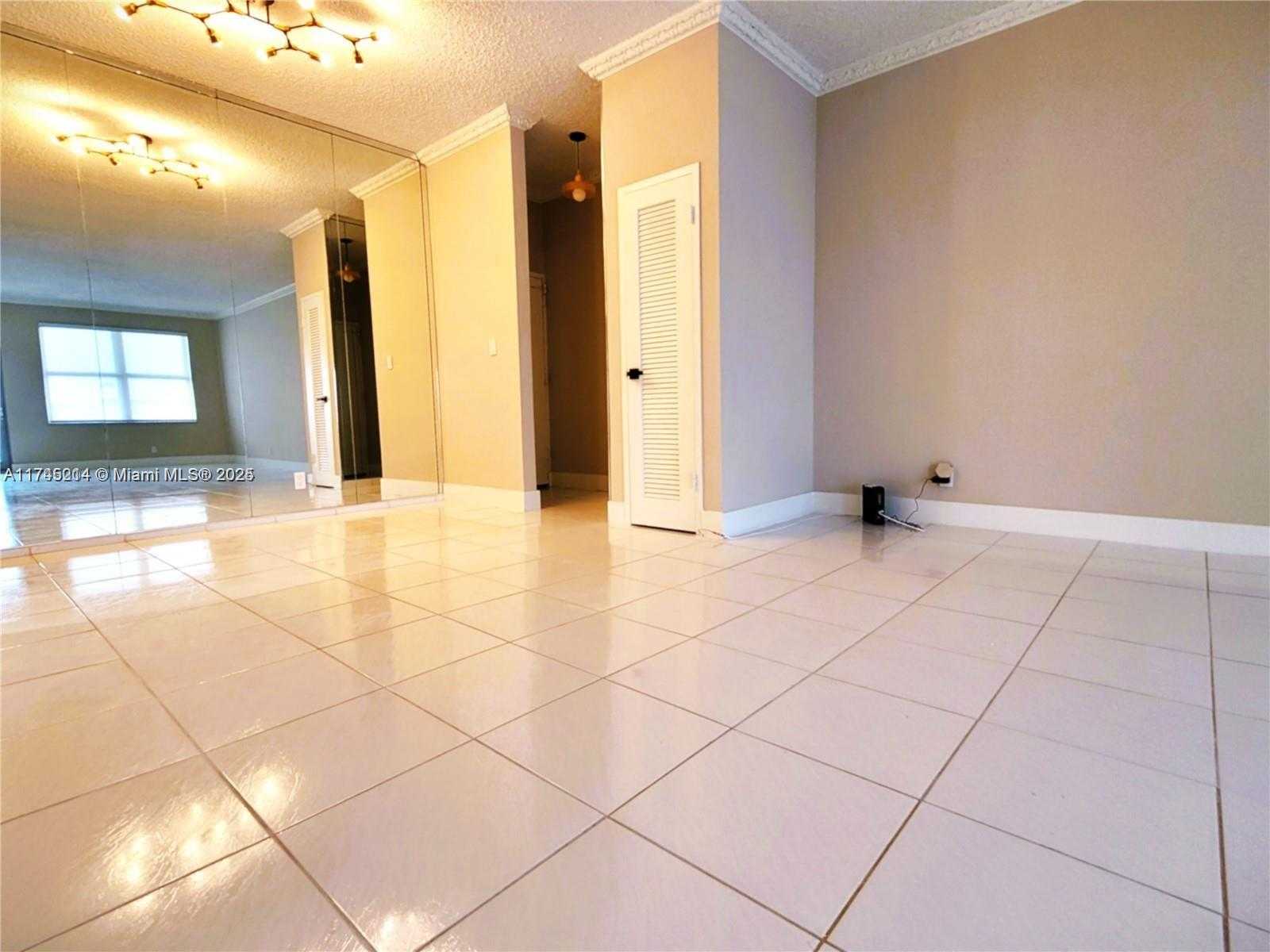 Small Image of 9225 COLLINS AVE #PH B, Surfside Number 4
