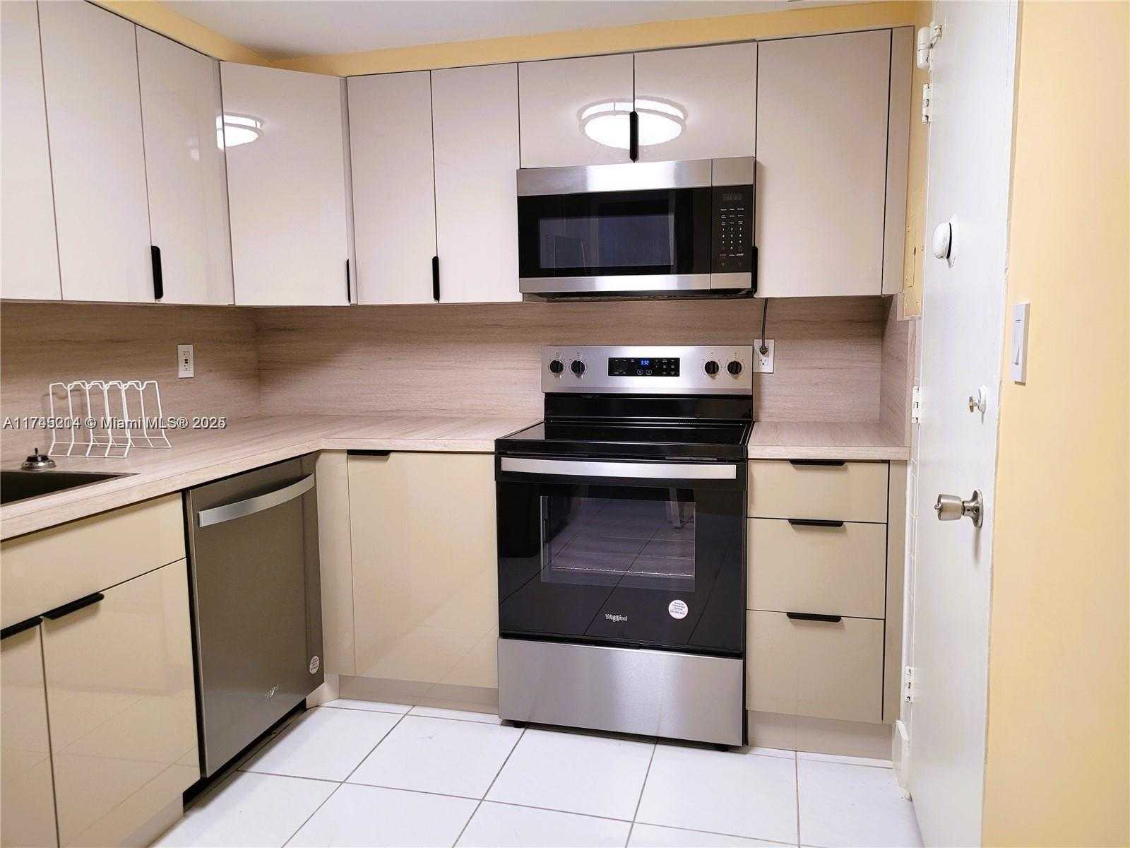 Small Image of 9225 COLLINS AVE #PH B, Surfside Number 5
