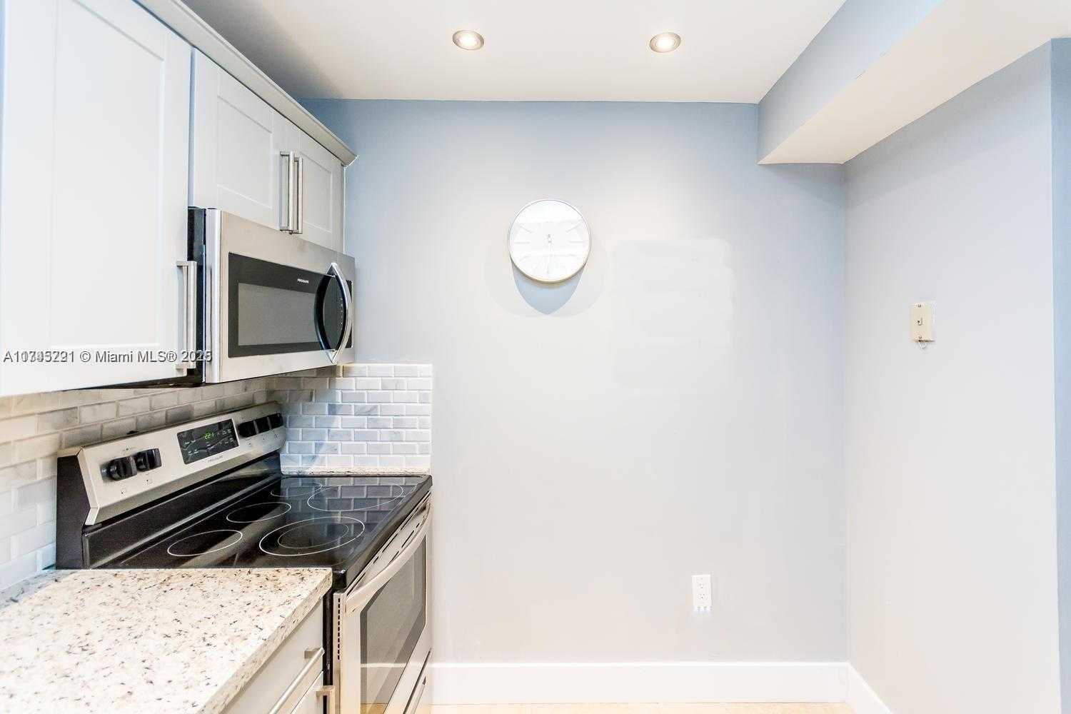Small Image of 17620 ATLANTIC BLVD #519, Sunny Isles Beach Number 19