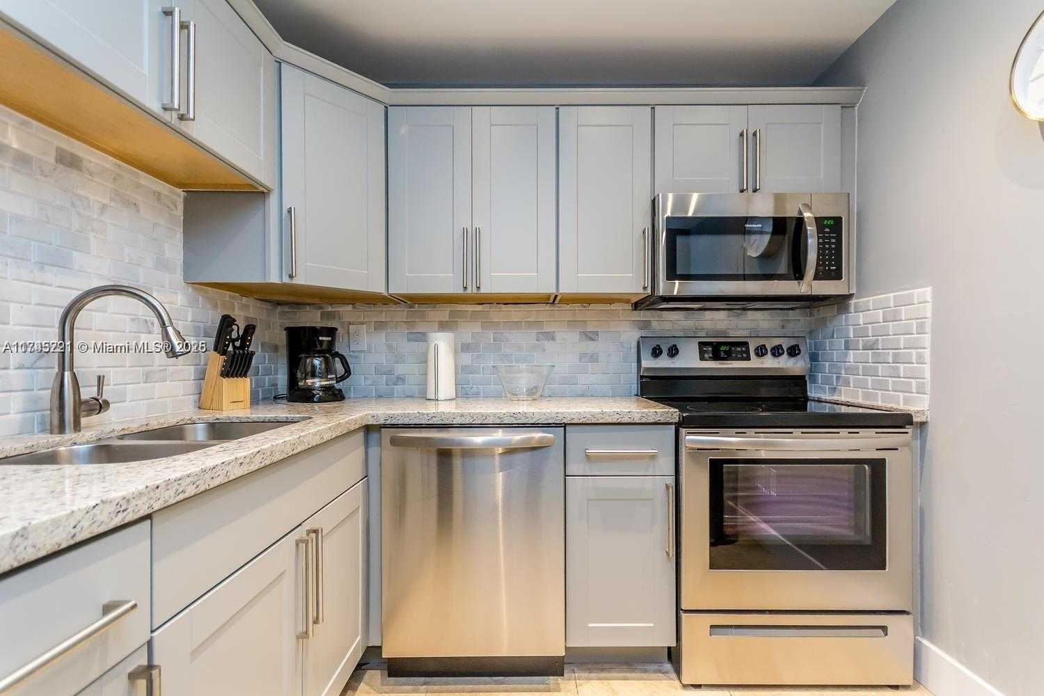 Small Image of 17620 ATLANTIC BLVD #519, Sunny Isles Beach Number 22