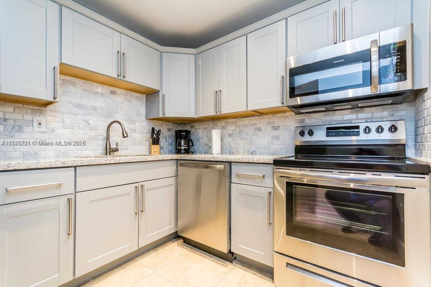 Small Image of 17620 ATLANTIC BLVD #519, Sunny Isles Beach Number 24