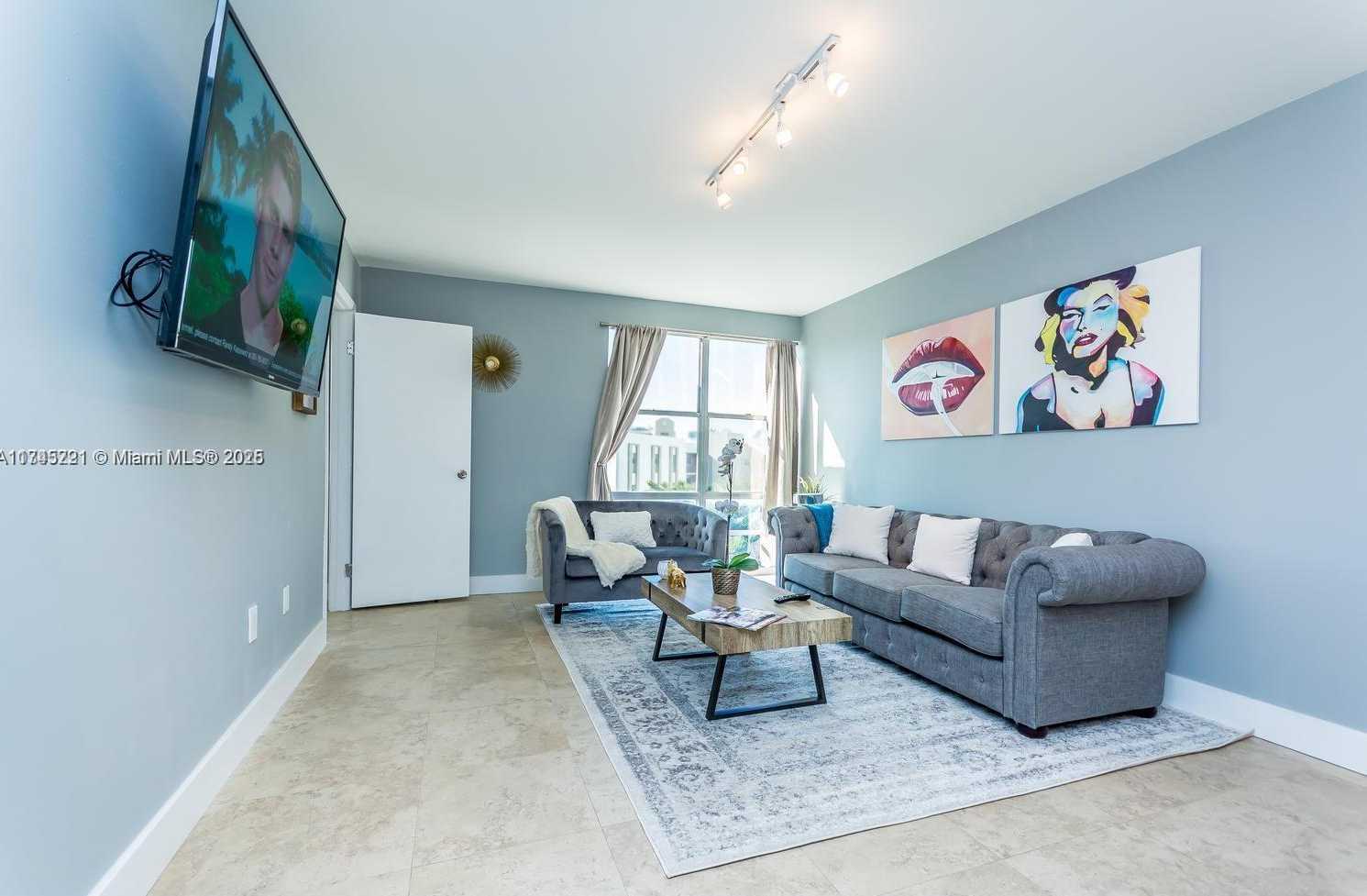 Small Image of 17620 ATLANTIC BLVD #519, Sunny Isles Beach Number 3