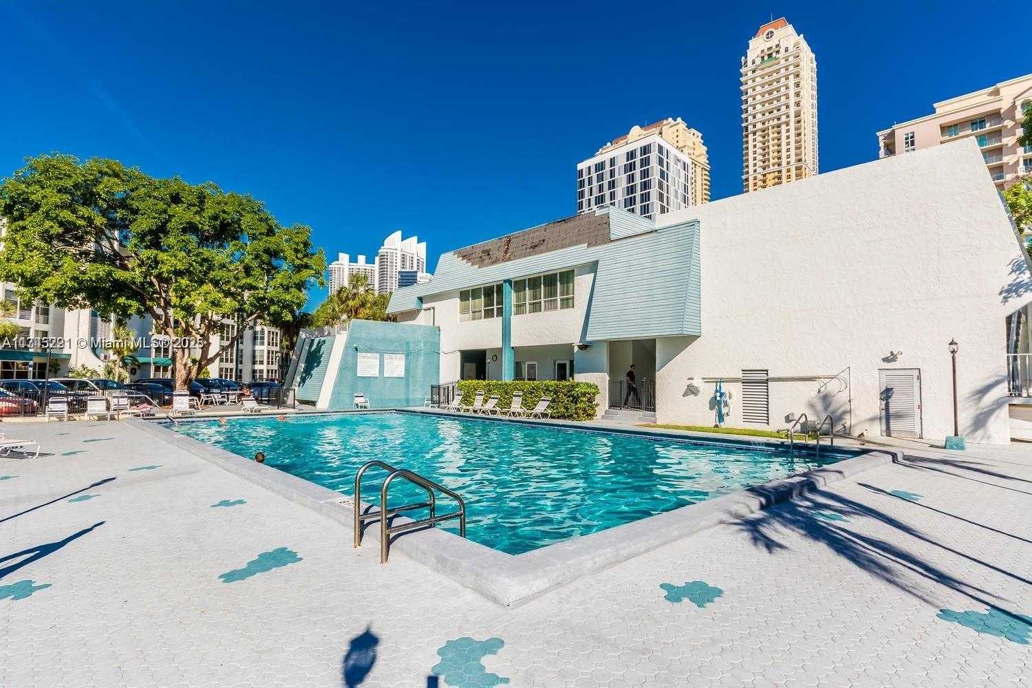 Small Image of 17620 ATLANTIC BLVD #519, Sunny Isles Beach Number 32