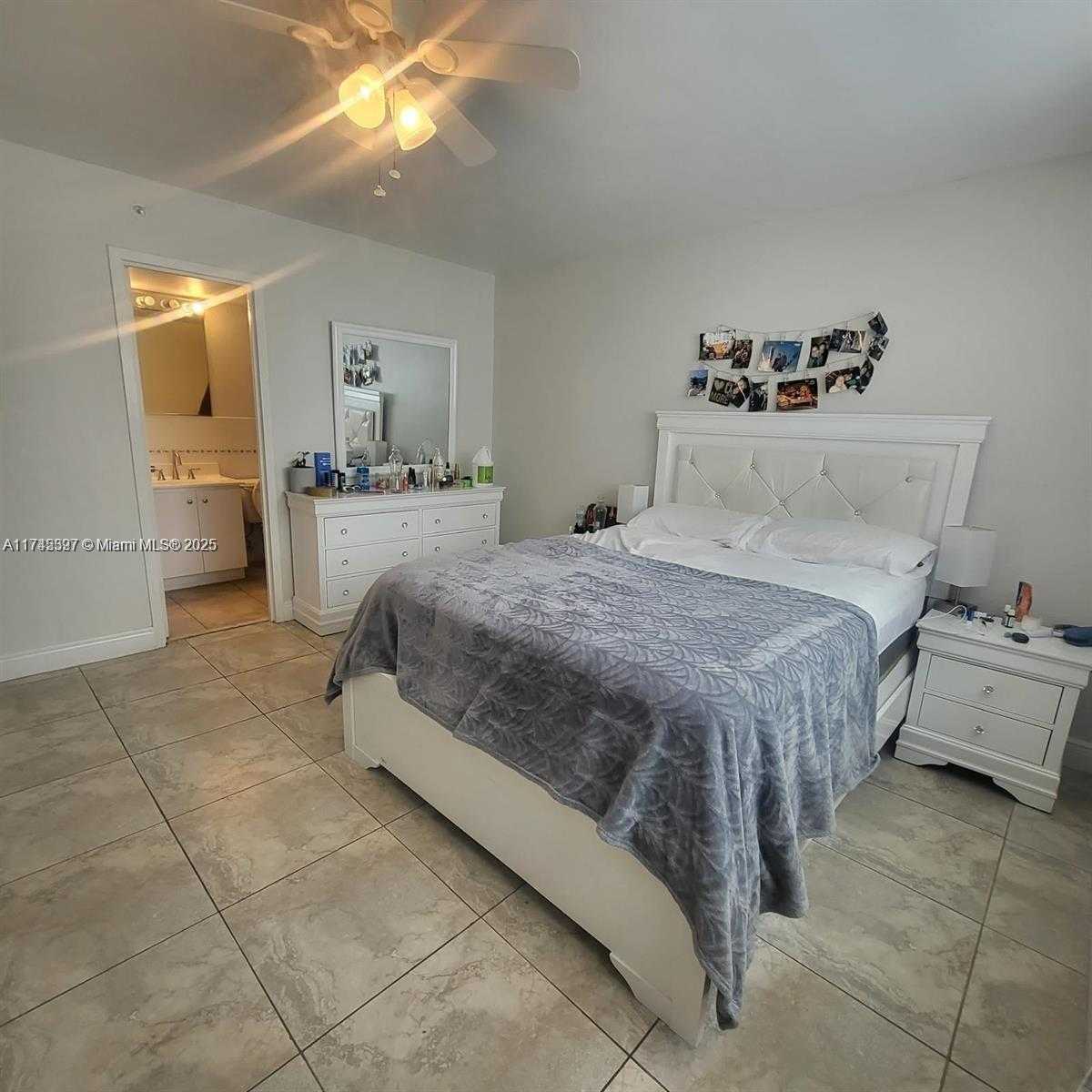 Small Image of 6969 Collins Ave, Miami, FL 33141, USA Number 2