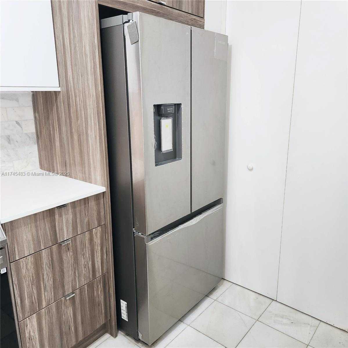Small Image of 19801 #4207, Aventura Number 10