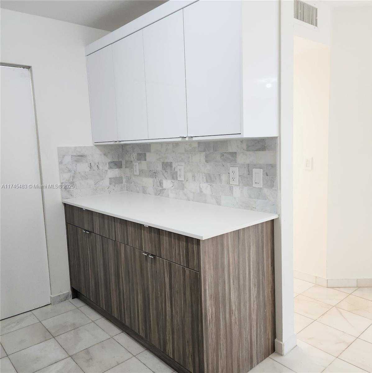 Small Image of 19801 #4207, Aventura Number 12