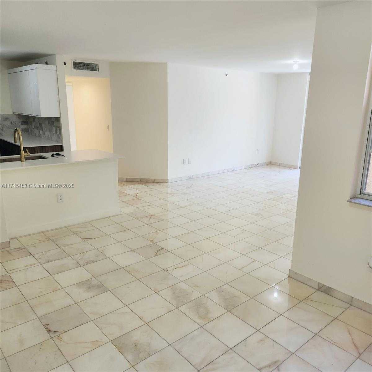Small Image of 19801 #4207, Aventura Number 3