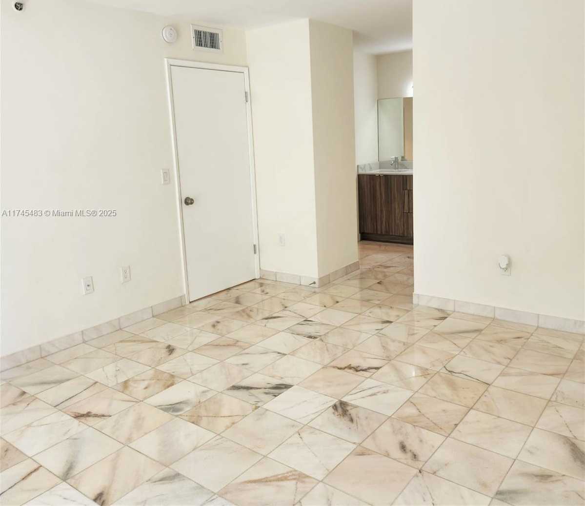 Small Image of 19801 #4207, Aventura Number 33