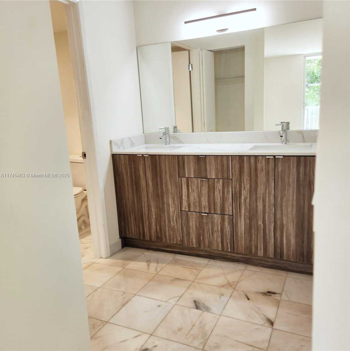 Small Image of 19801 #4207, Aventura Number 34