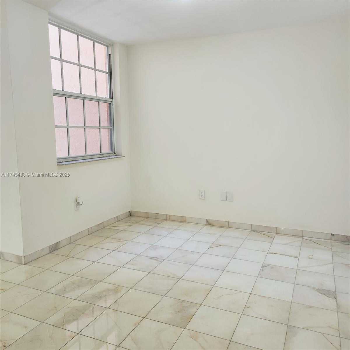 Small Image of 19801 #4207, Aventura Number 4