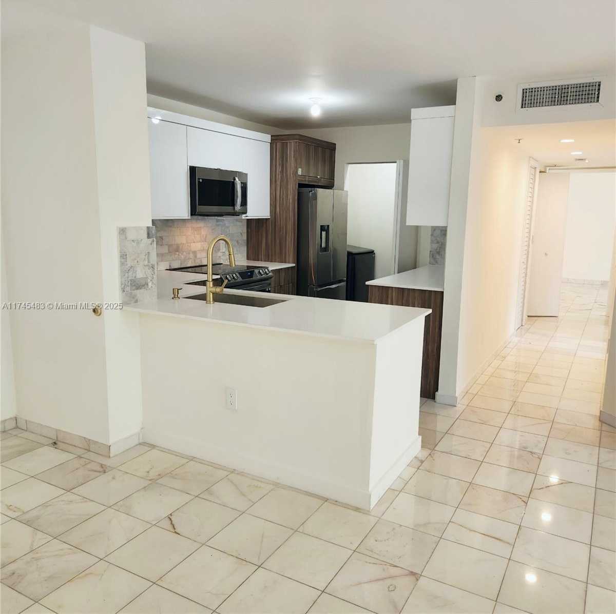 Small Image of 19801 #4207, Aventura Number 6