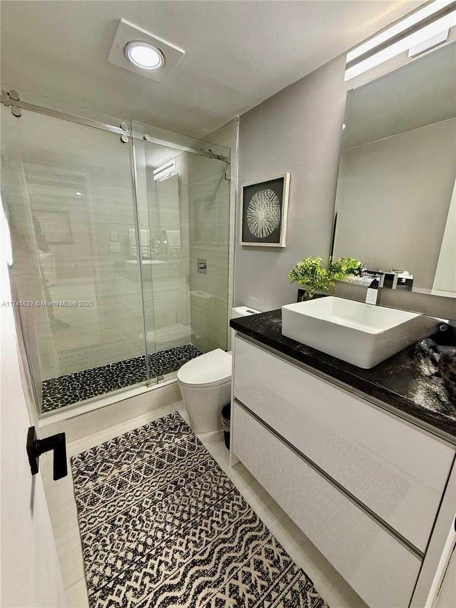 Small Image of 400 KINGS POINT DR #415, Sunny Isles Beach Number 22
