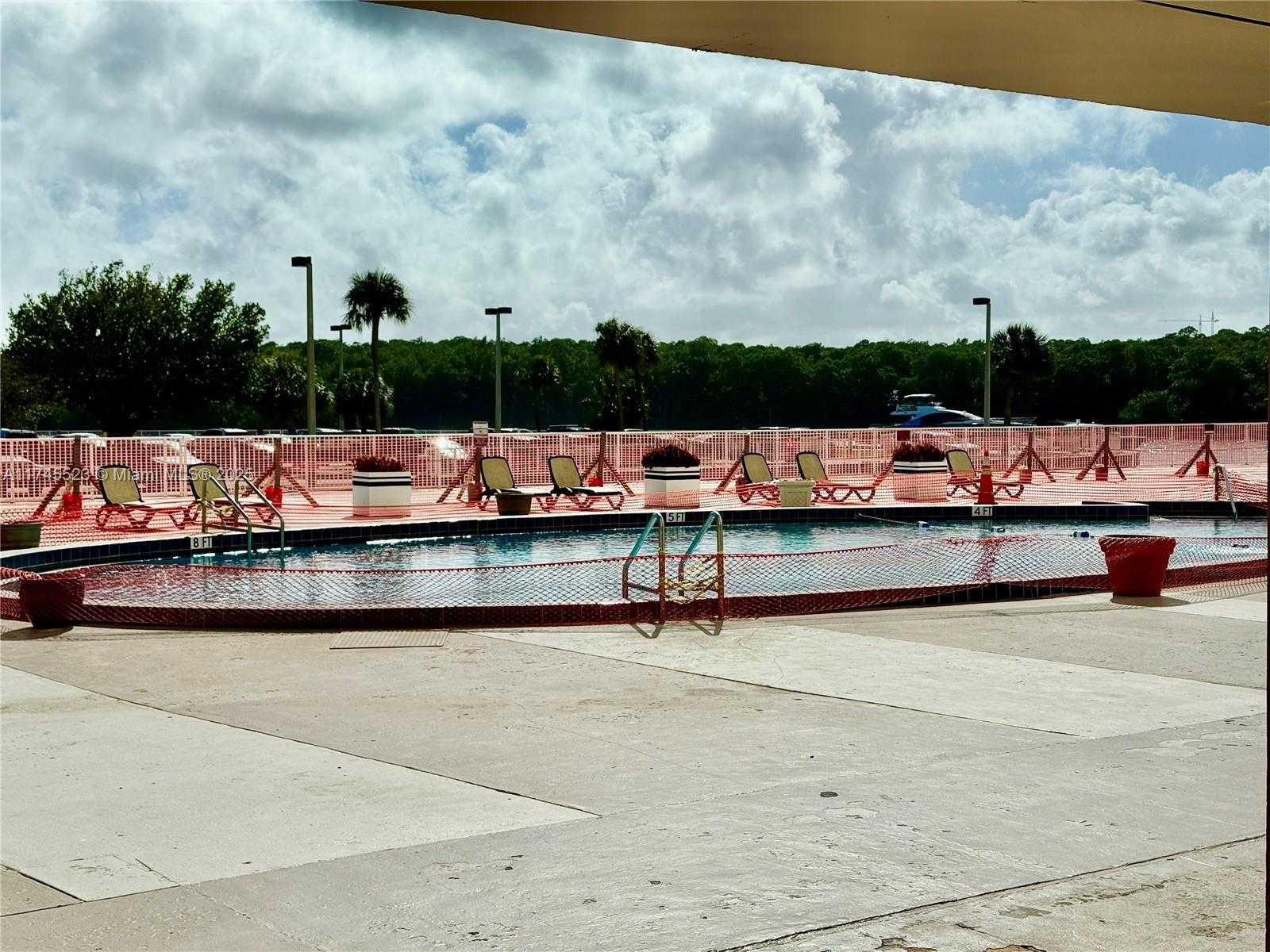 Small Image of 400 KINGS POINT DR #415, Sunny Isles Beach Number 25