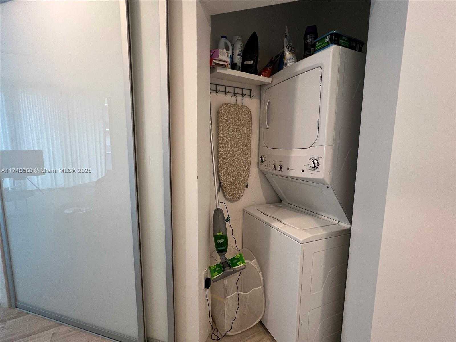 Small Image of 45 SOUTH WEST 9TH ST #4408, Miami Number 13